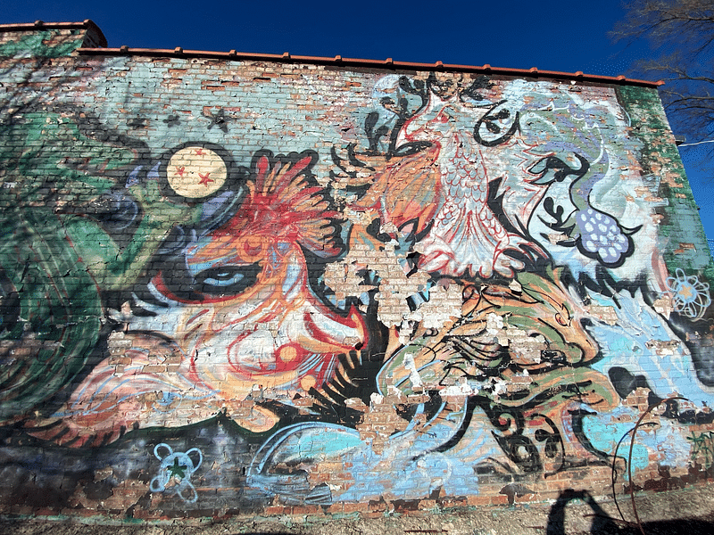 mural in Chicago by artist unknown.