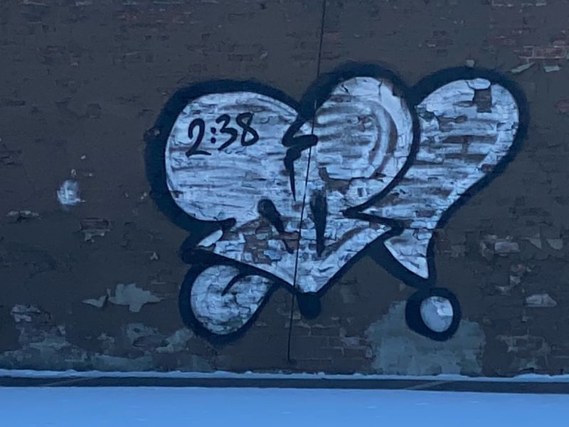 mural in Chicago by artist unknown.
