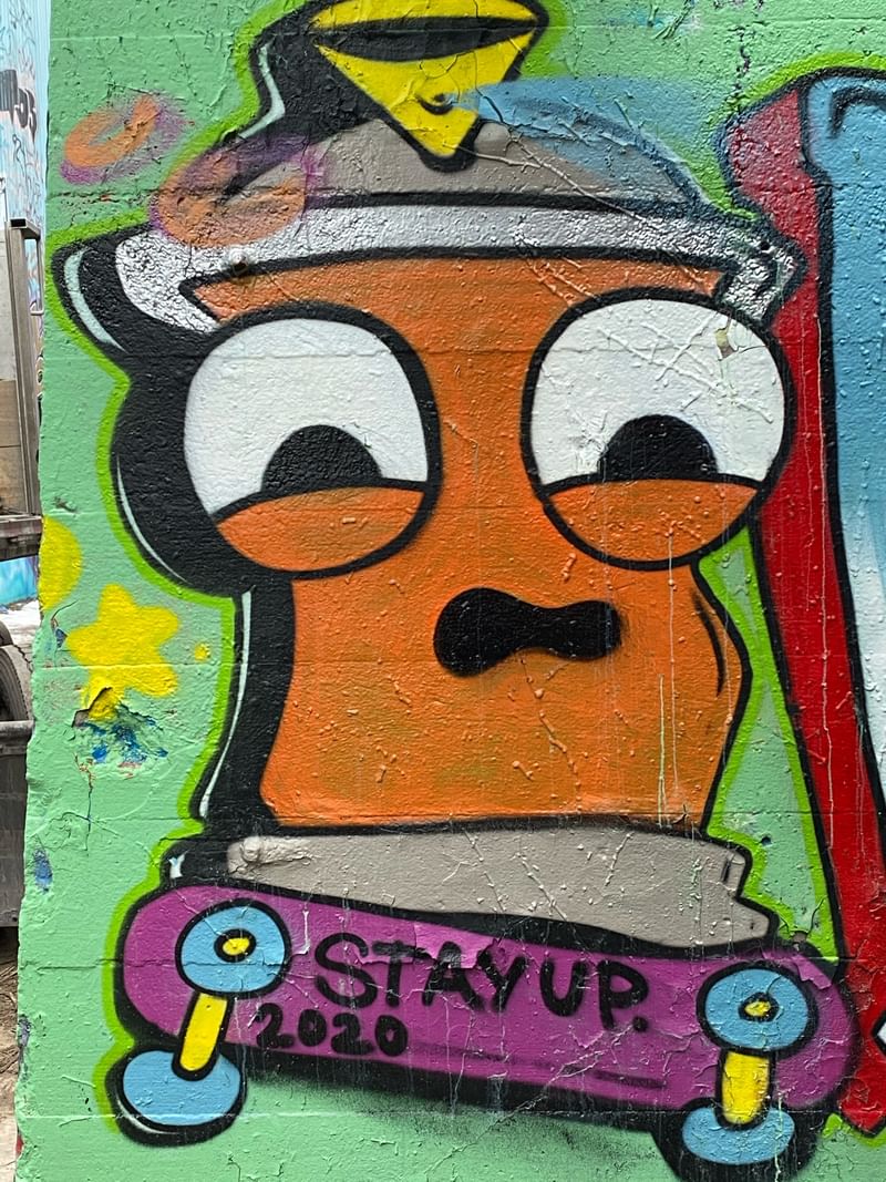 mural in Chicago by artist unknown.