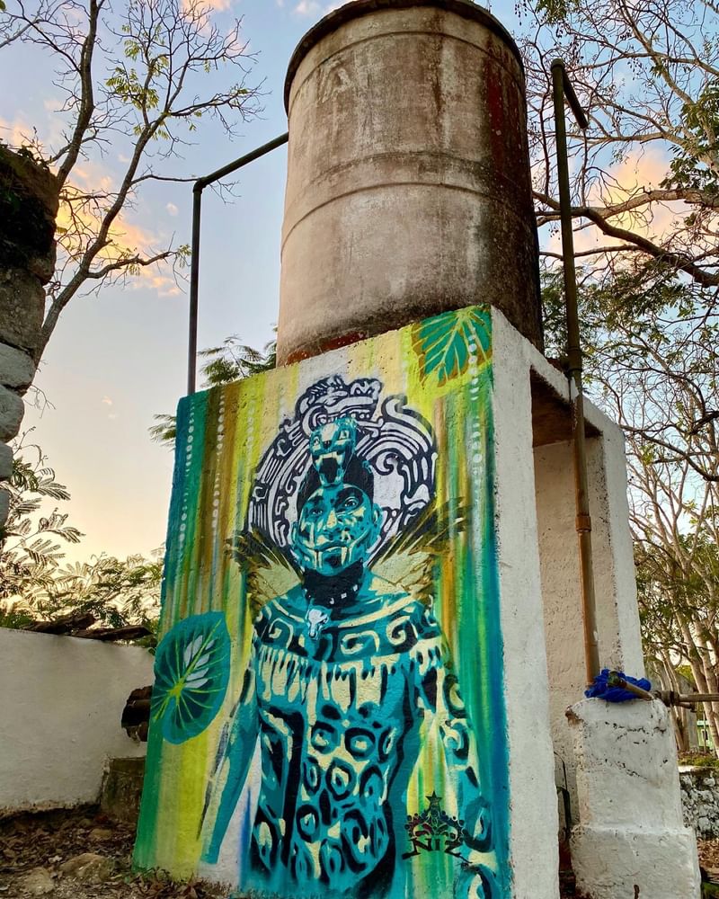 mural in  by artist Niz.
