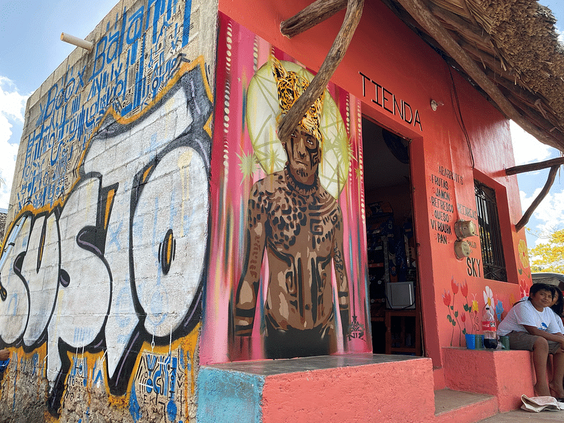 mural in  by artist Niz.