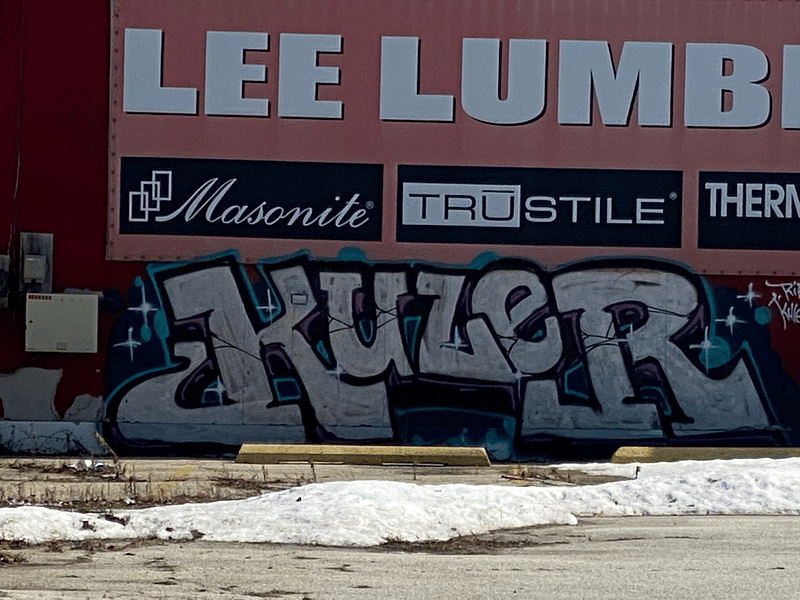 mural in Chicago by artist unknown.