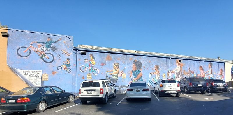 mural in  by artist unknown.