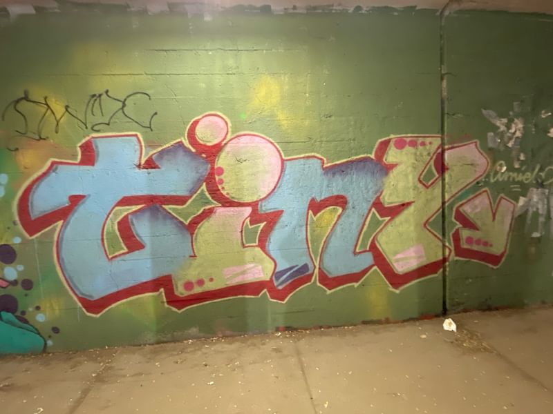 mural in Chicago by artist unknown.