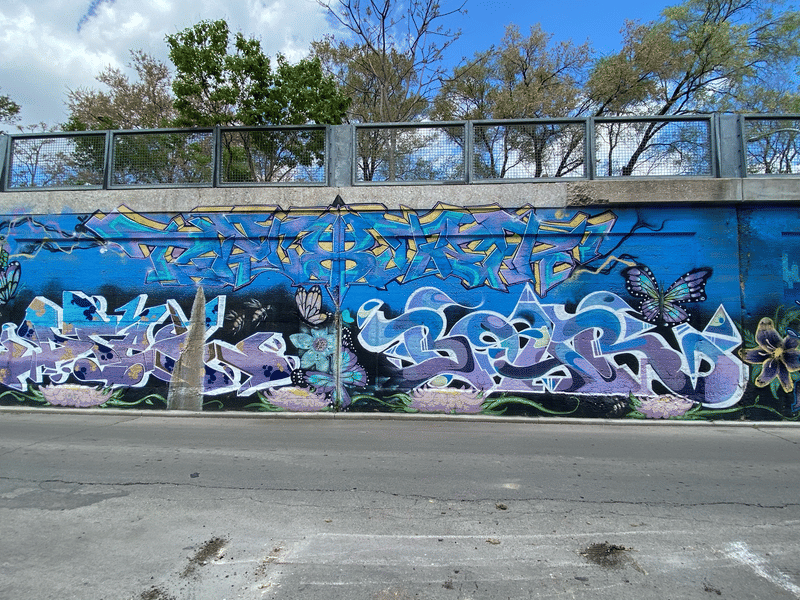 mural in Chicago by artist unknown.