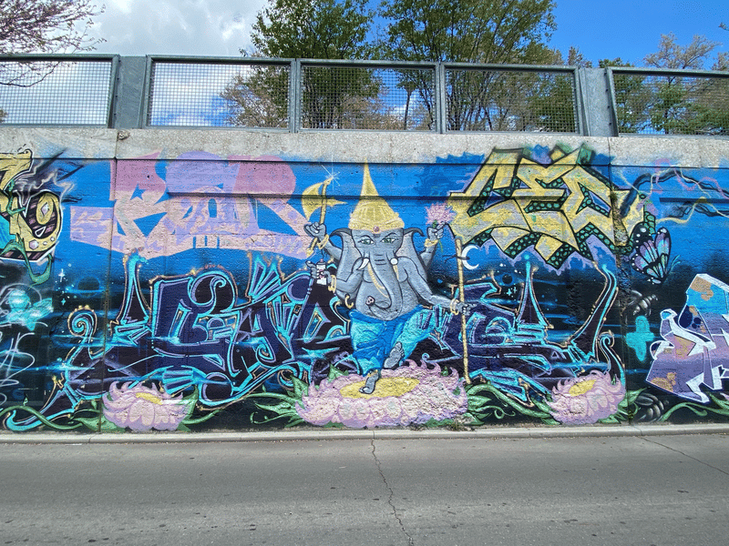 mural in Chicago by artist unknown.