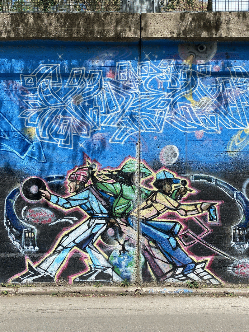 mural in Chicago by artist unknown.