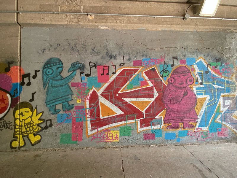 mural in Chicago by artist unknown.