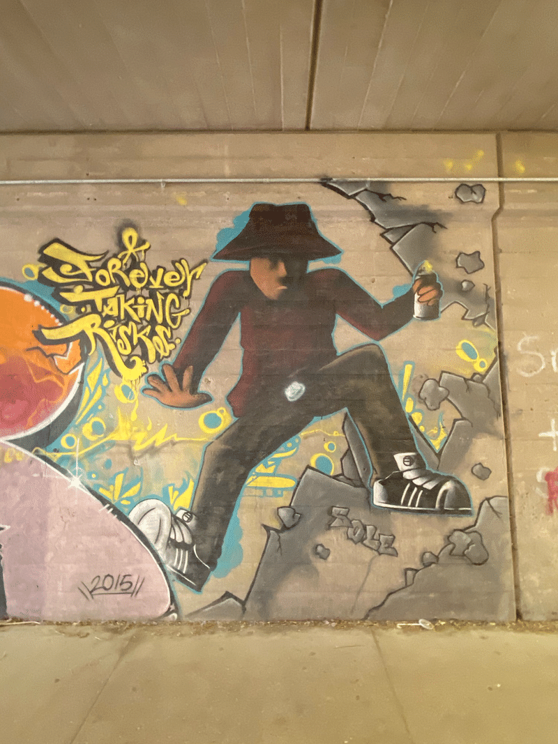 mural in Chicago by artist unknown.