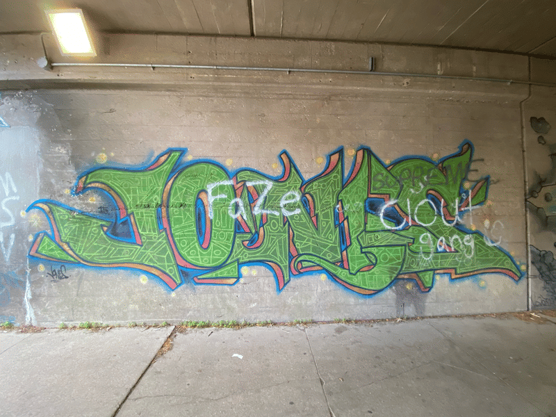 mural in Chicago by artist unknown.