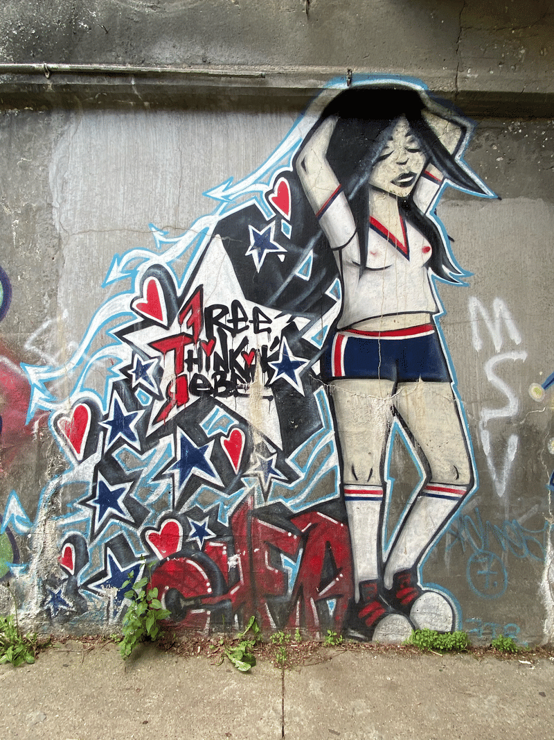 mural in Chicago by artist unknown.