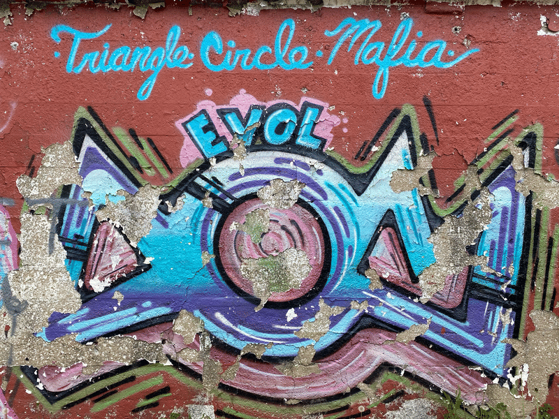 mural in Chicago by artist unknown.