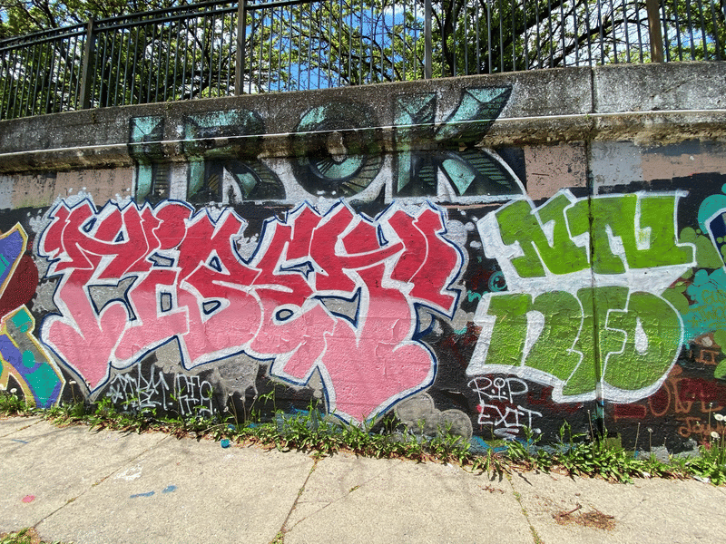 mural in Chicago by artist unknown.