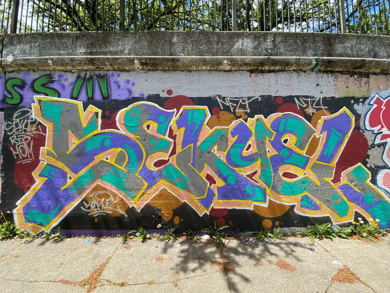 mural in Chicago by artist unknown.