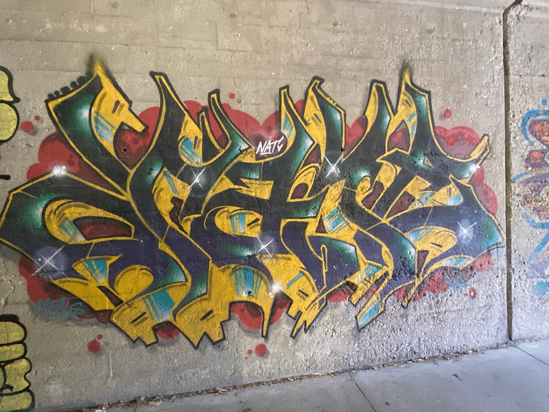mural in Chicago by artist unknown.
