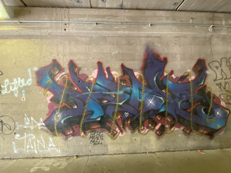 mural in Chicago by artist unknown.