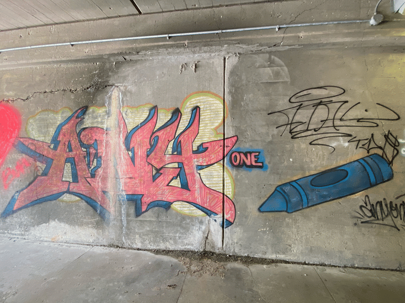 mural in Chicago by artist unknown.