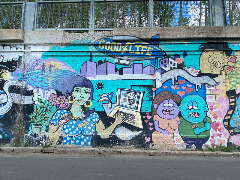 mural in Chicago by artist unknown.