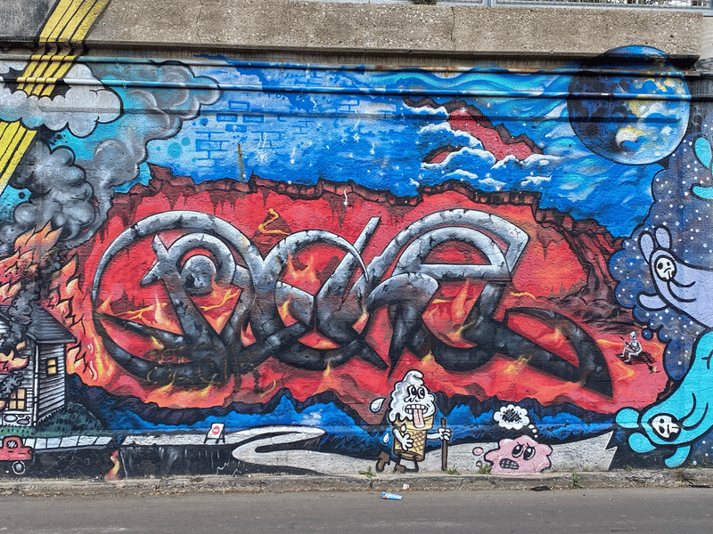 mural in Chicago by artist unknown.