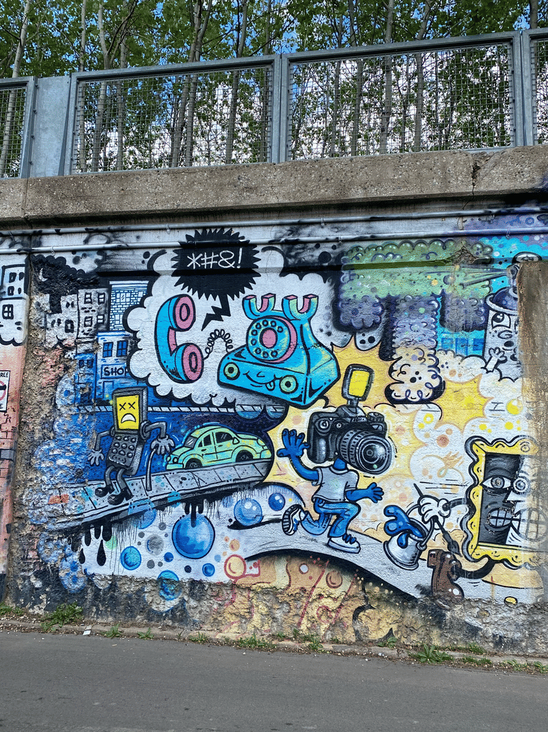 mural in Chicago by artist unknown.