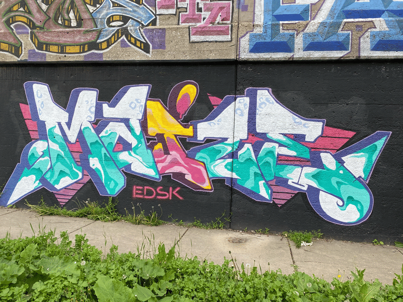 mural in Chicago by artist unknown.