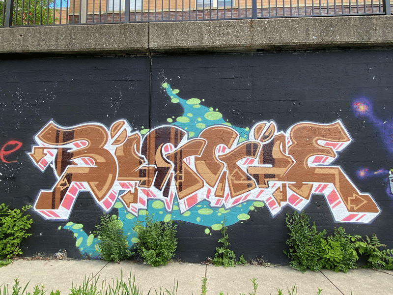 mural in Chicago by artist unknown.