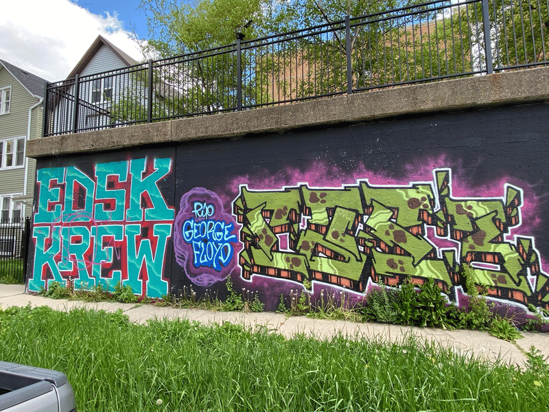 mural in Chicago by artist unknown.