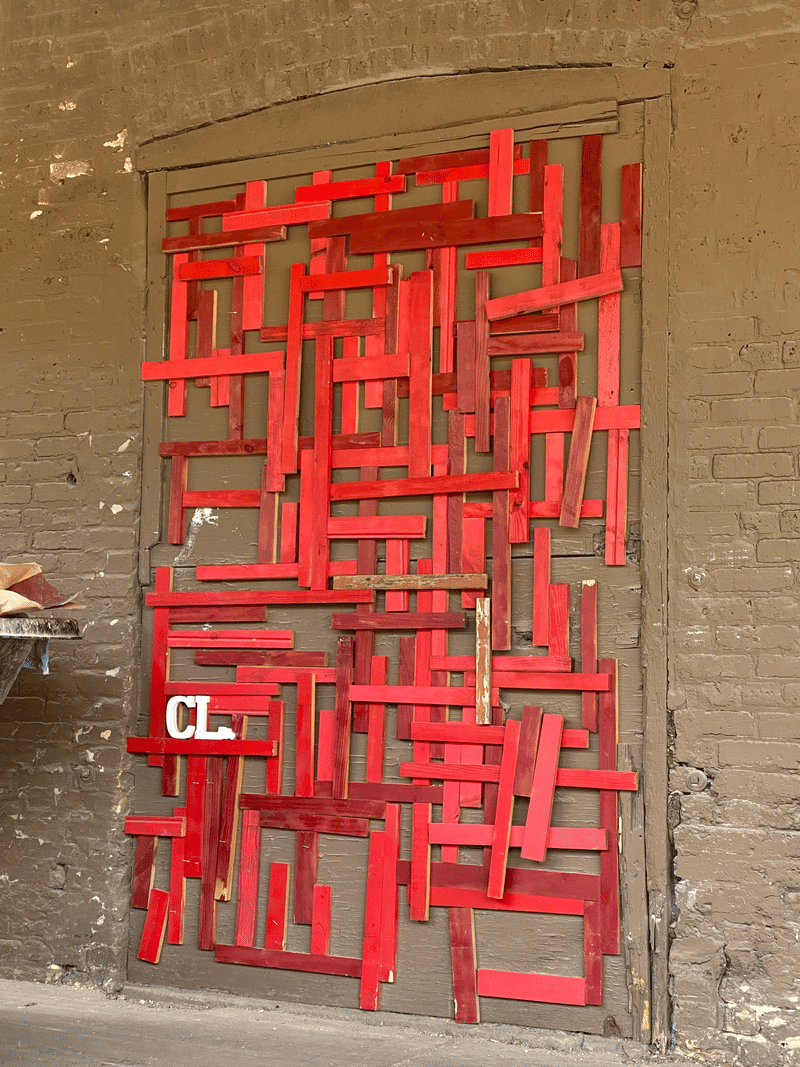 mural in Chicago by artist unknown.