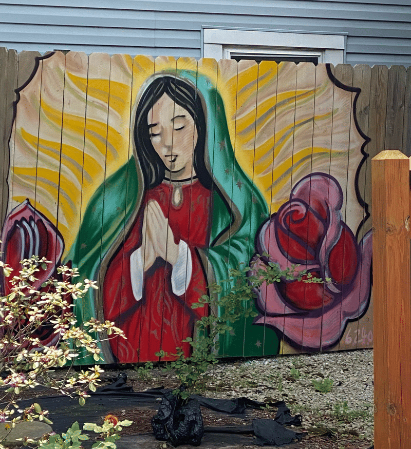 mural in Chicago by artist unknown.