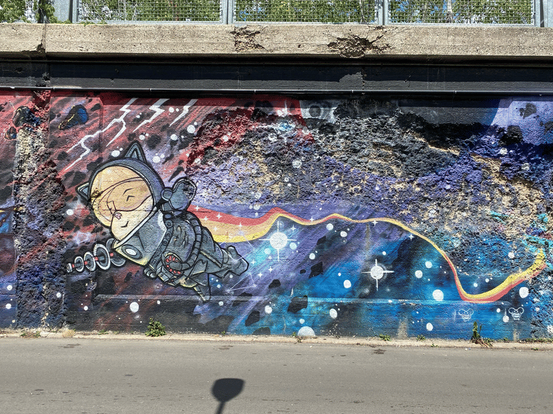 mural in Chicago by artist unknown.