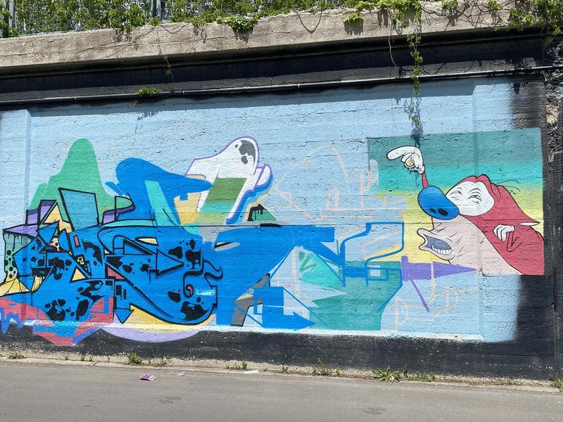 mural in Chicago by artist unknown.