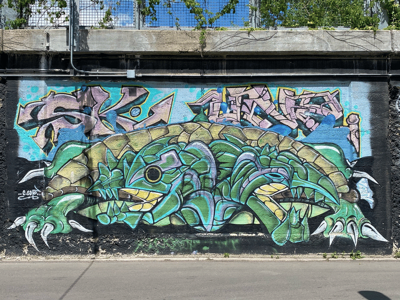 mural in Chicago by artist unknown.