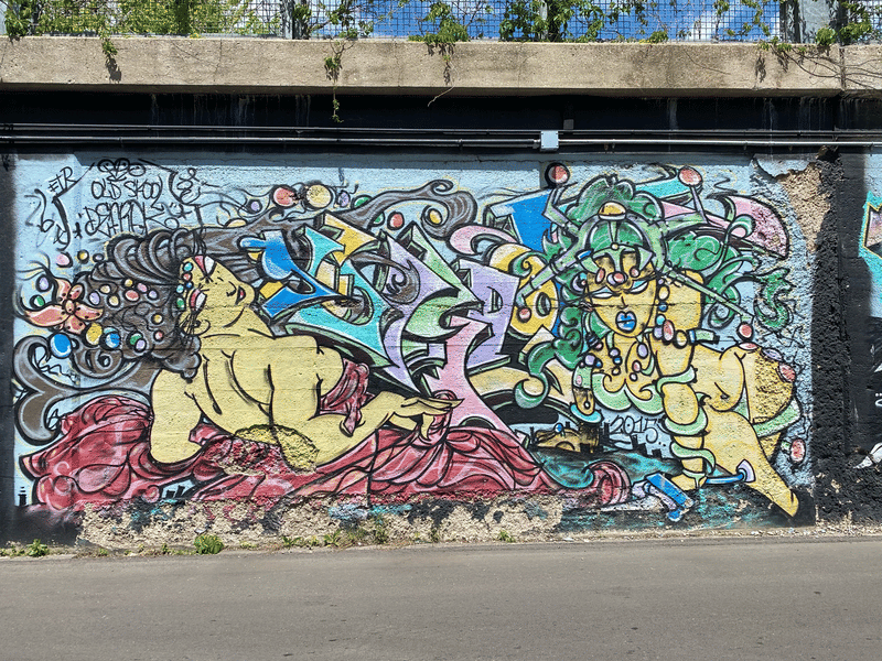 mural in Chicago by artist unknown.