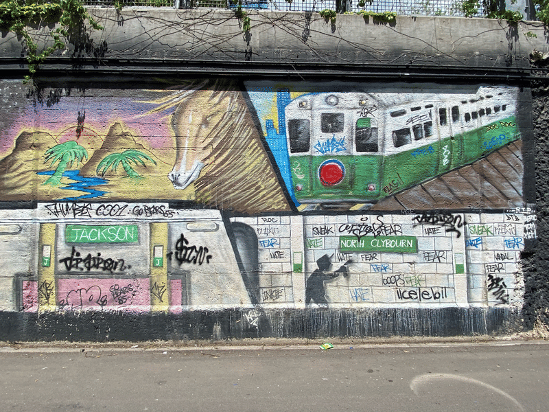 mural in Chicago by artist unknown.