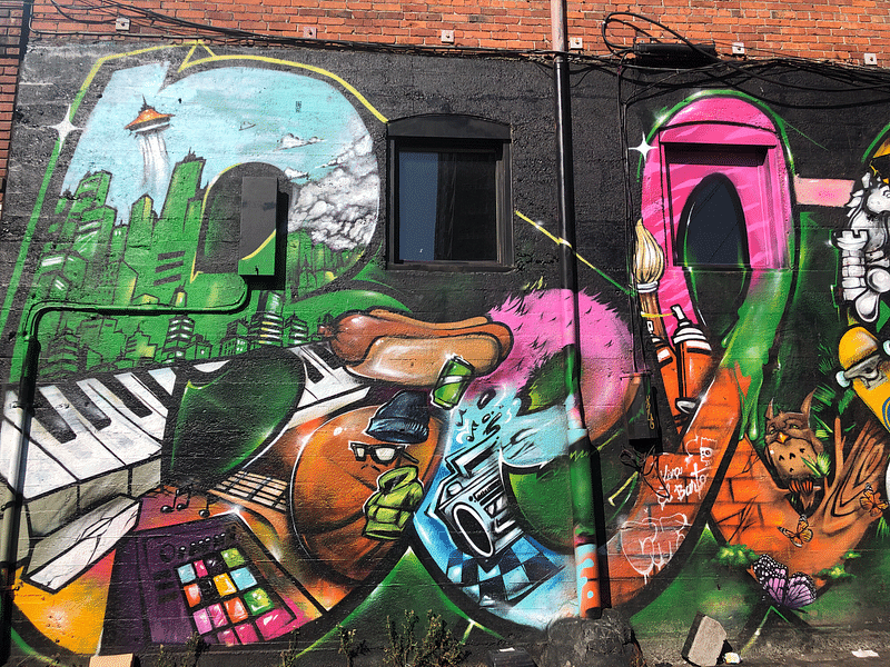 mural in Seattle by artist unknown.