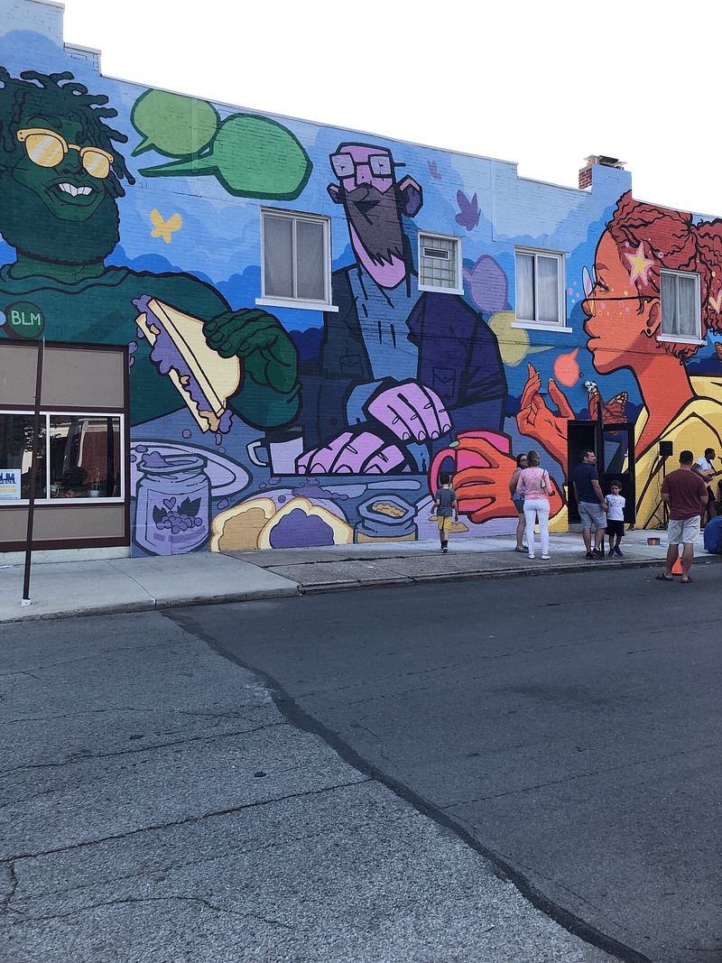 mural in Columbus by artist Thom Glick.