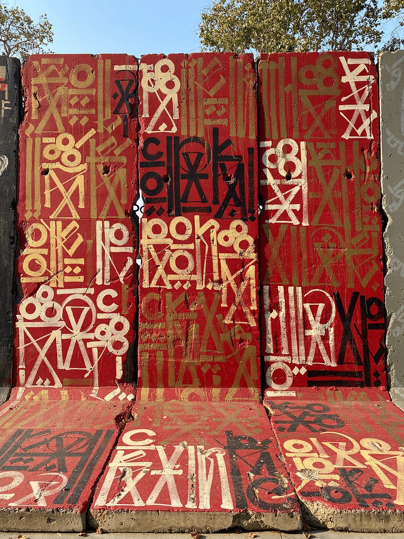 mural in Los Angeles by artist RENTA.