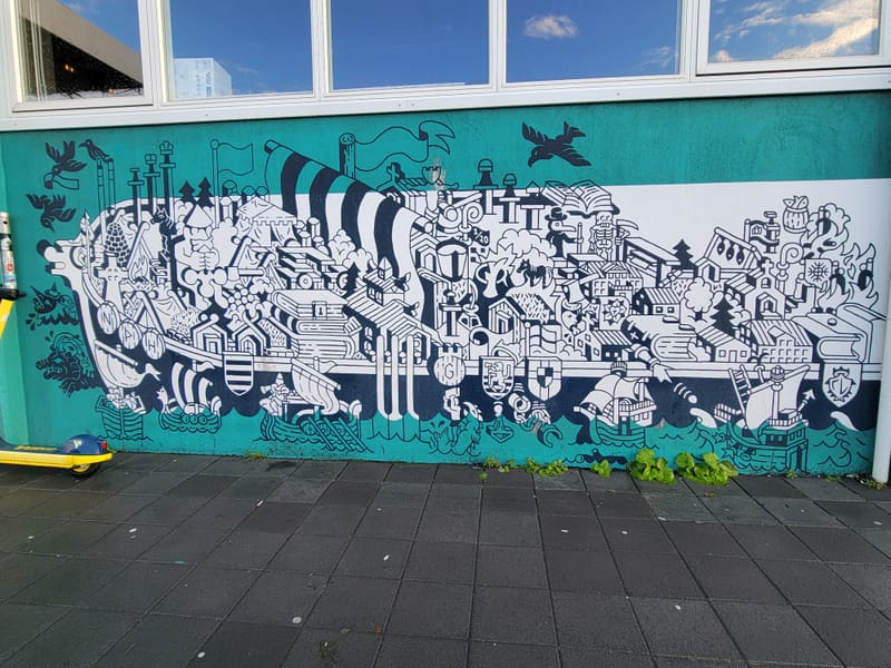 mural in Reykjavík by artist unknown.