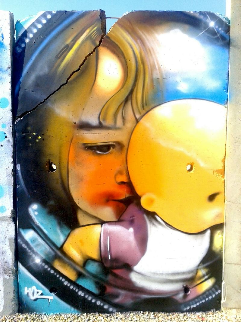 mural in Quimper by artist Hoz.