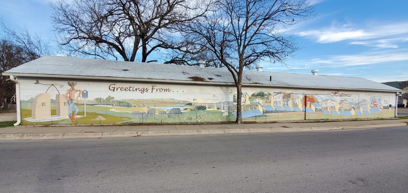 mural in  by artist unknown.