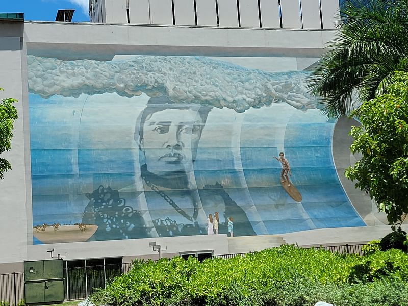 mural in Honolulu by artist unknown.