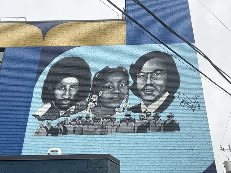 mural in Detroit by artist Sintex.