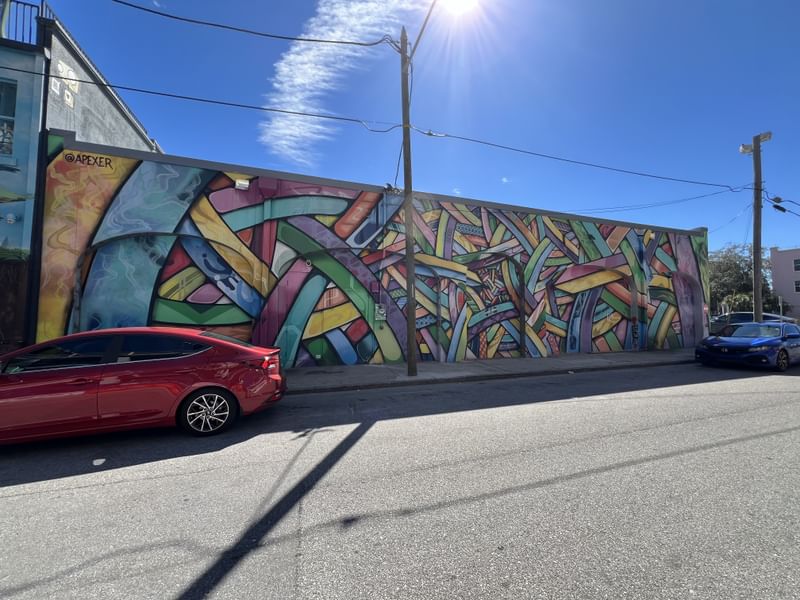 mural in St. Petersburg by artist APEXER.