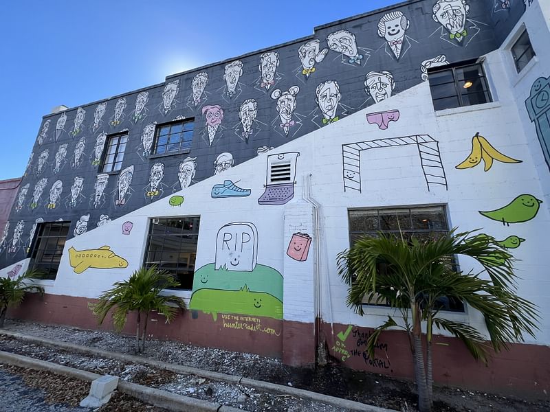 mural in St. Petersburg by artist Stephen Palladino.