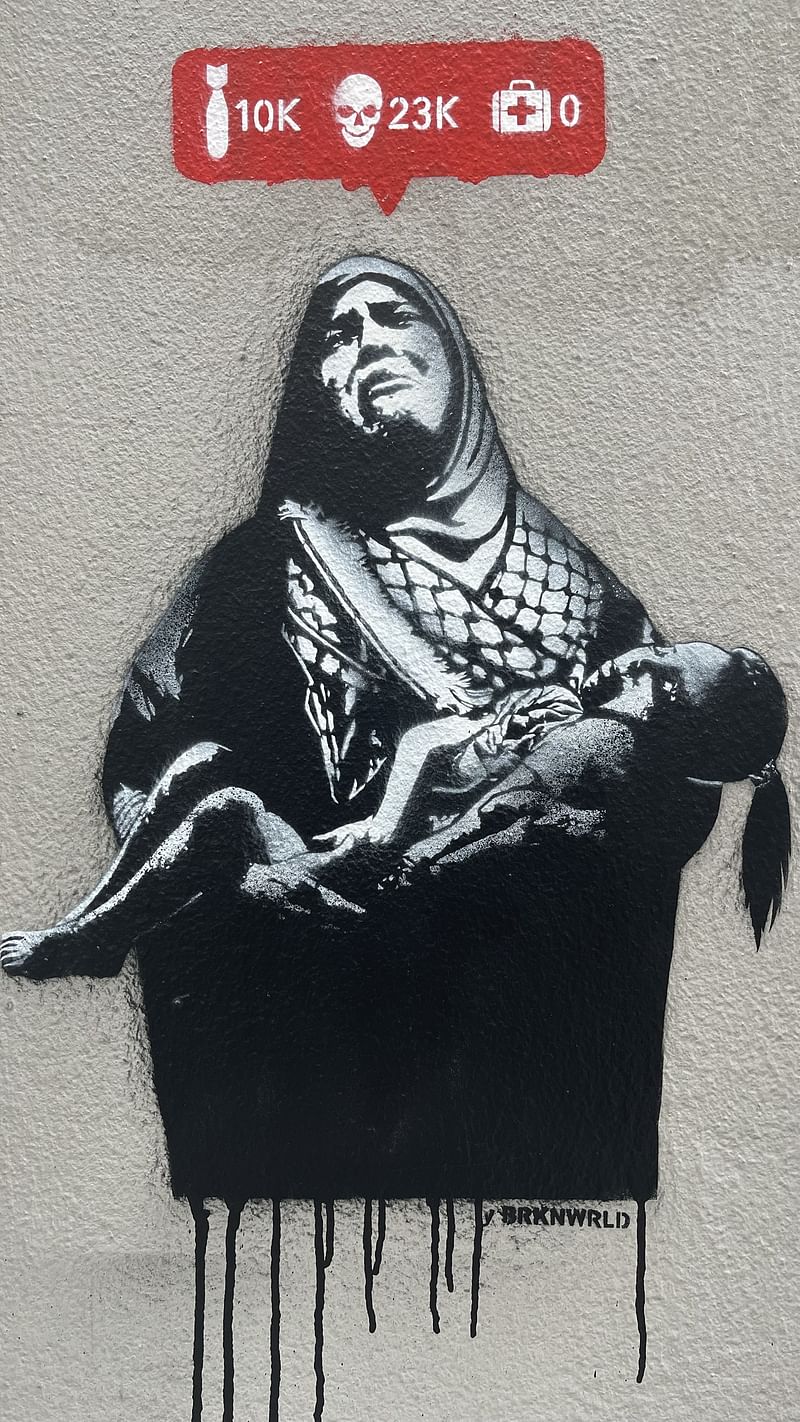 mural in Grenoble by artist unknown.