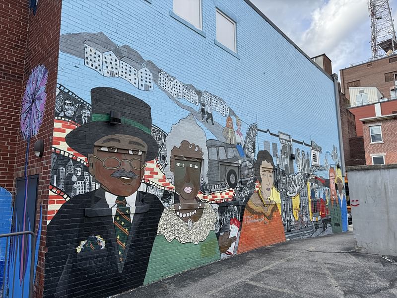 mural in Manchester by artist unknown.