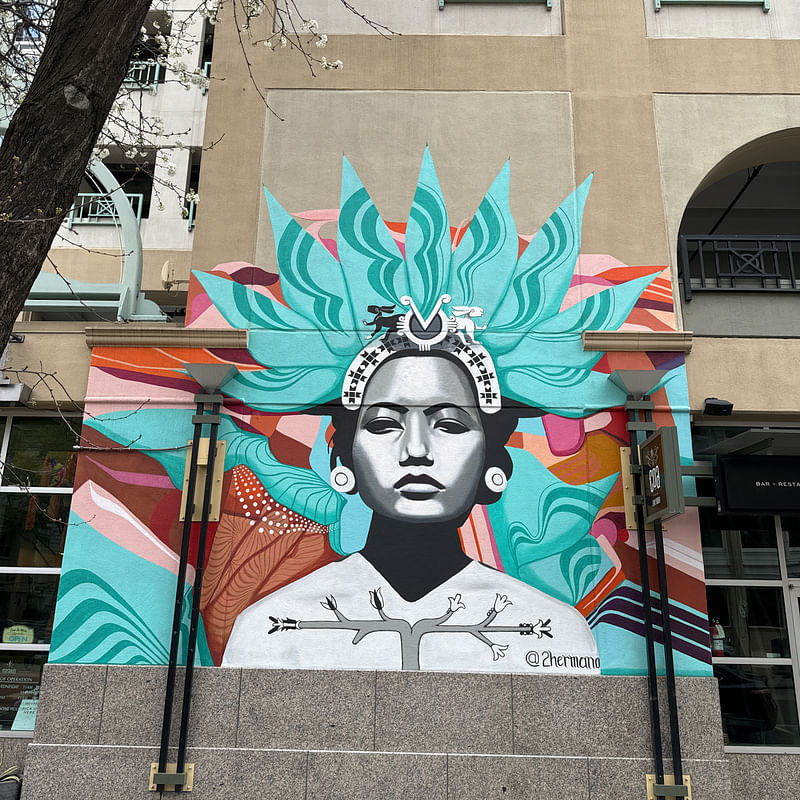 mural in Sacramento by artist 2hermano.