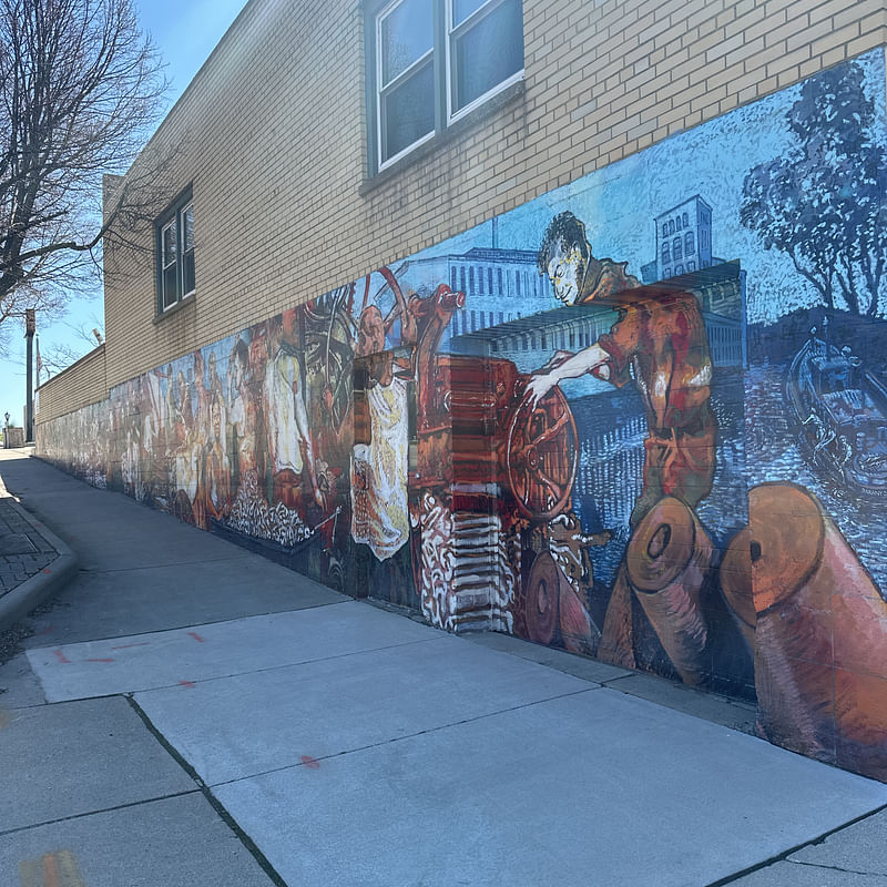 mural in De Pere by artist unknown.