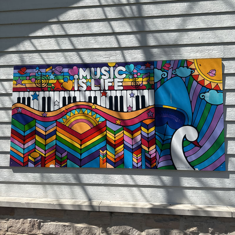 mural in Green Bay by artist unknown.