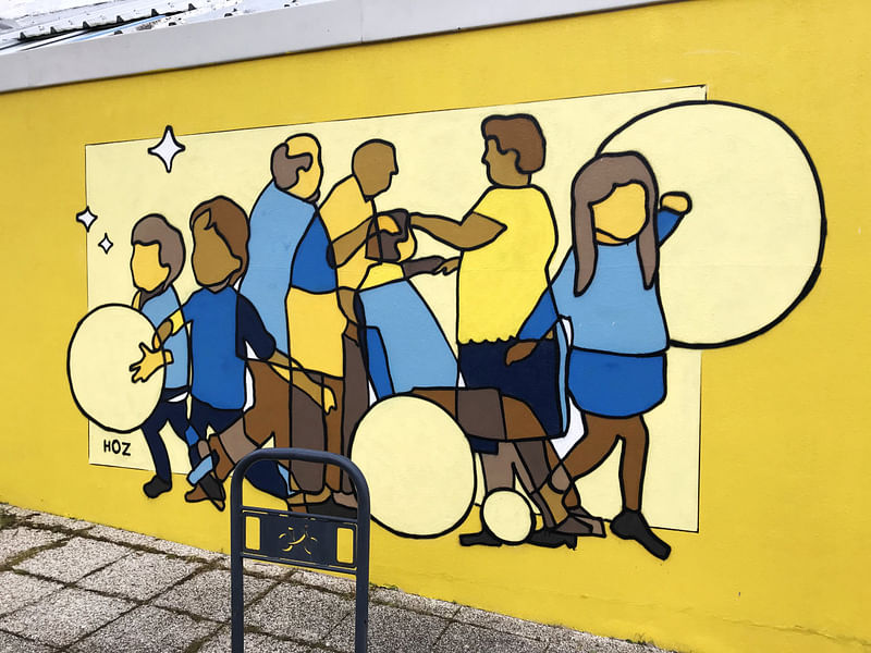 mural in Riec-sur-Bélon by artist Hoz.